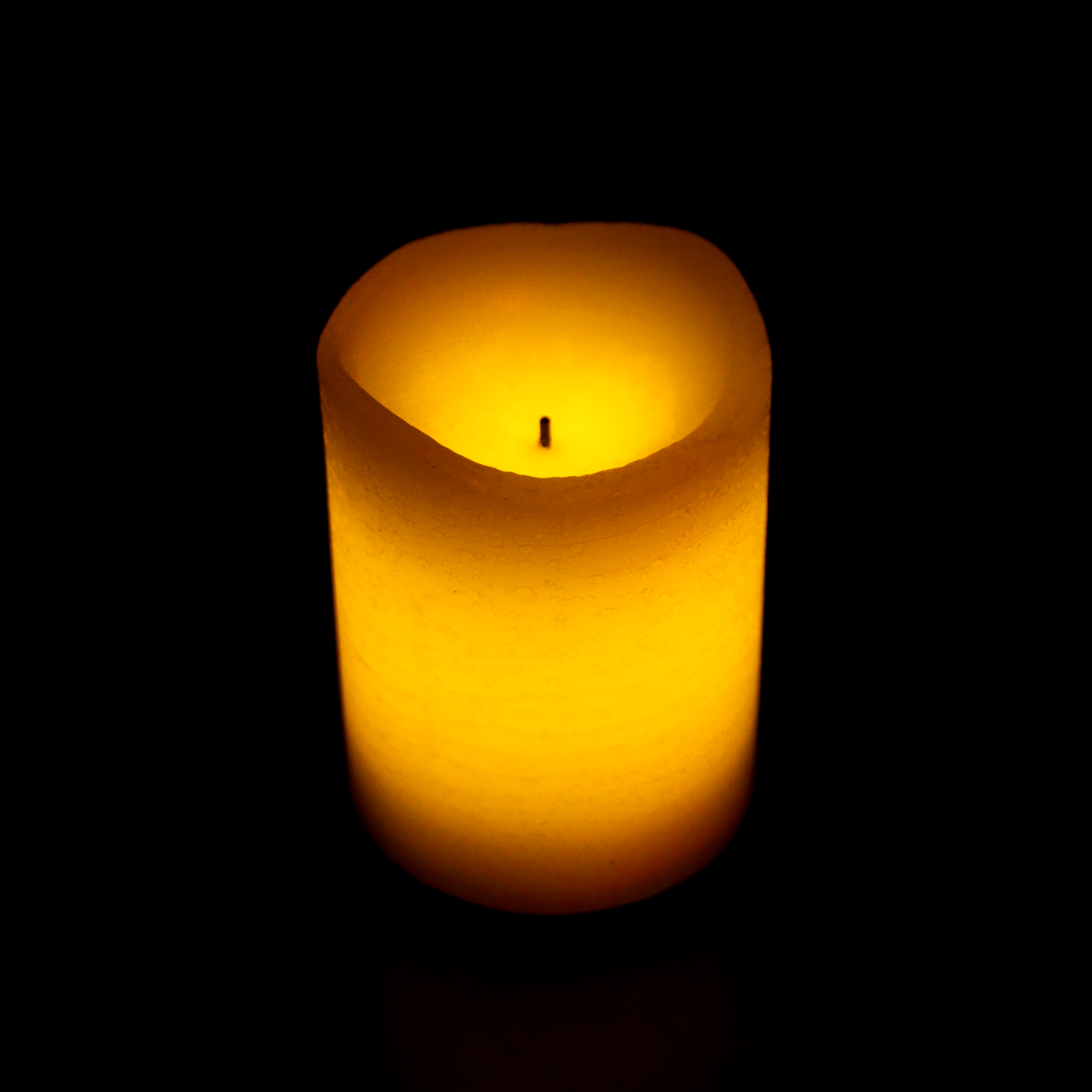 Video laden: Cream Pillar Batterij Vanille Geurkaars 4 inch