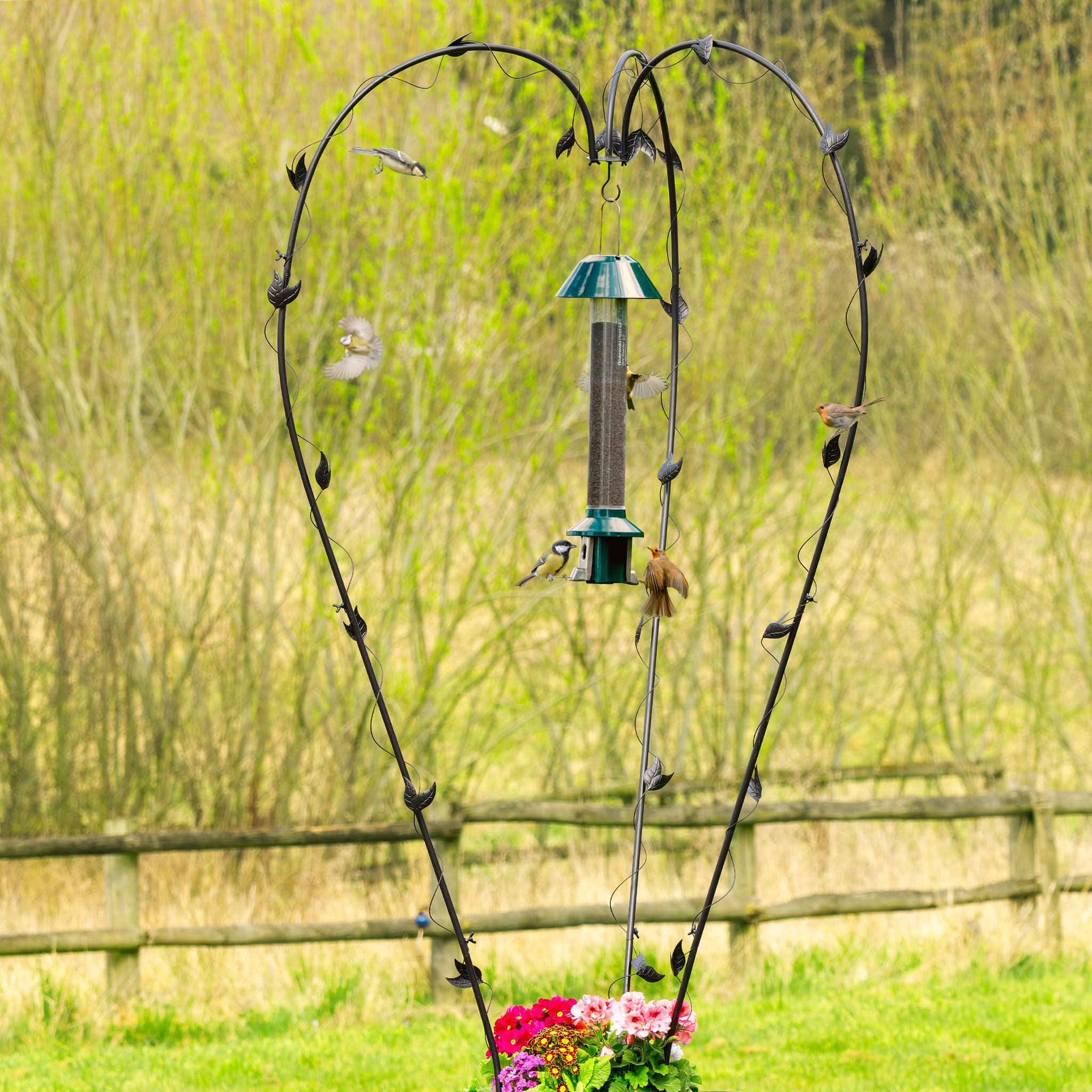 Roamwild PestOff Heart Station Feeder Set